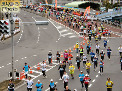 東京マラソン2012、東雲橋にて