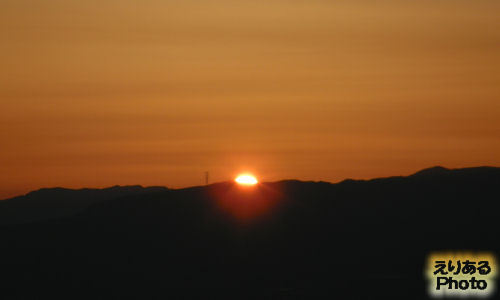 伊香保温泉で見た朝陽、岸権旅館(きしごんりょかん)から見た日の出