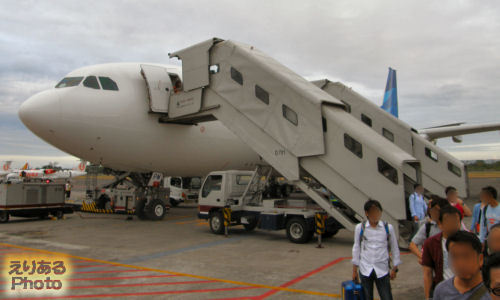デンパサール(NGURAH RAI）空港に到着したガルーダ・インドネシア航空機