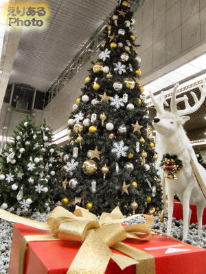 川崎アゼリアのクリスマスツリー