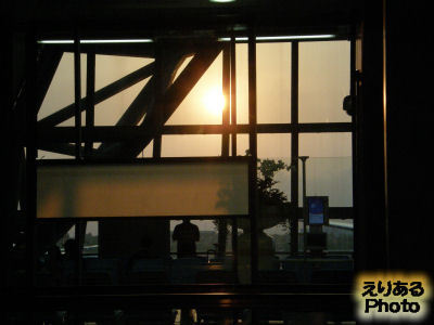 バンコク・スワンナプーム国際空港から見た朝陽